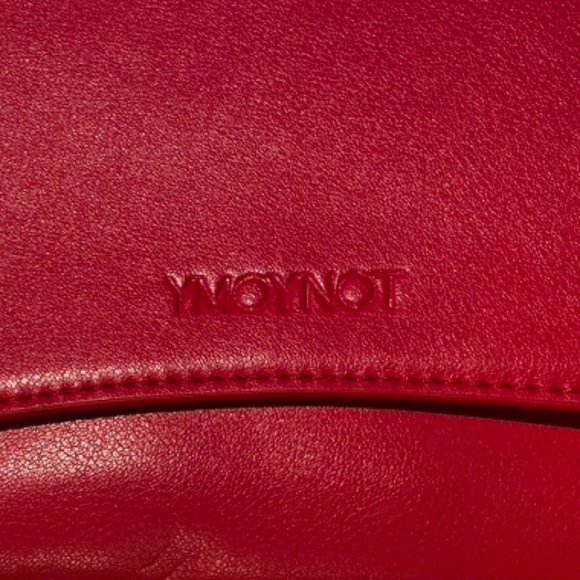 Chained Red Crossbody Wallet - Picture 4 of 5